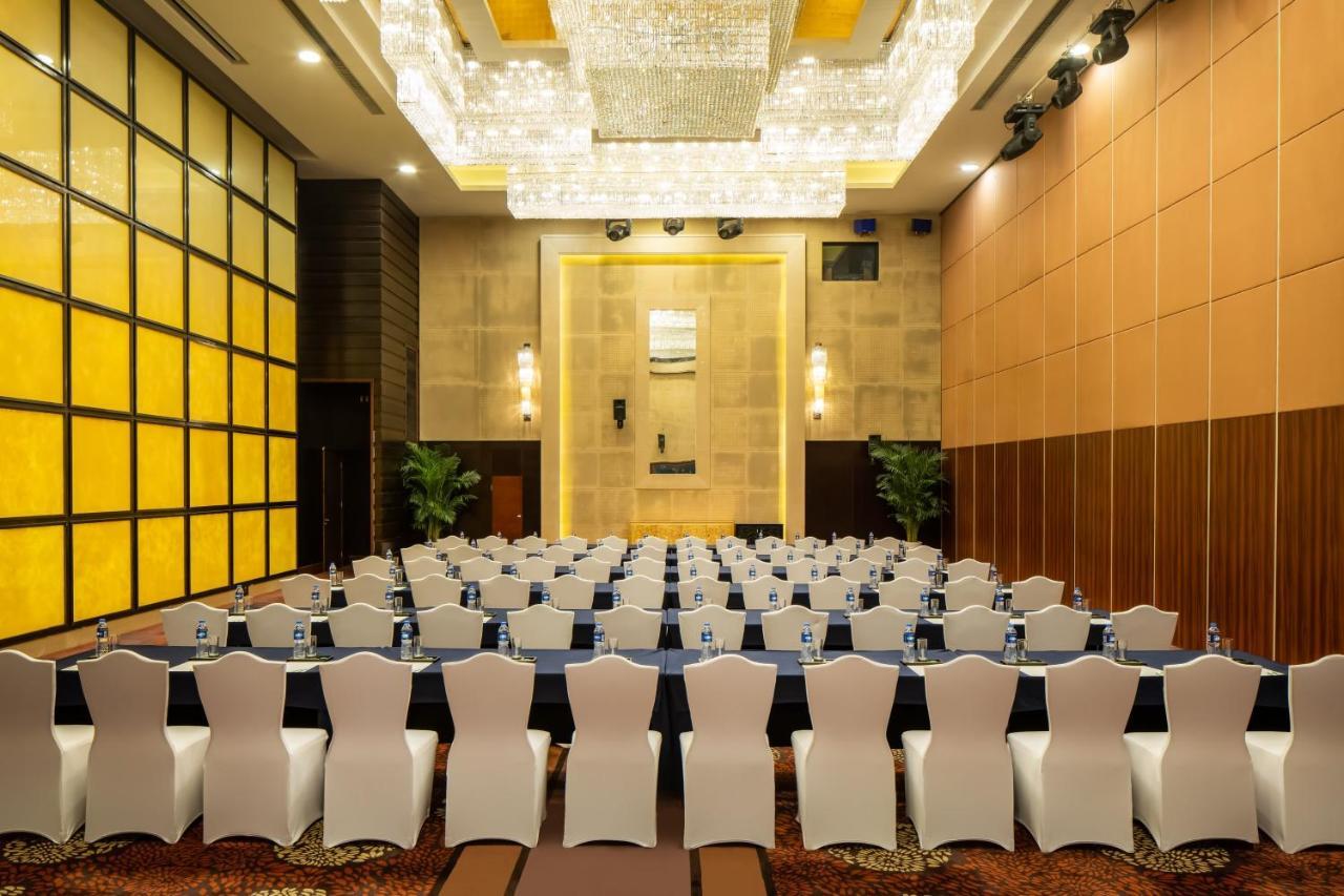 Holiday Inn Yinchuan International Trade Centre, An Ihg Hotel Exteriör bild