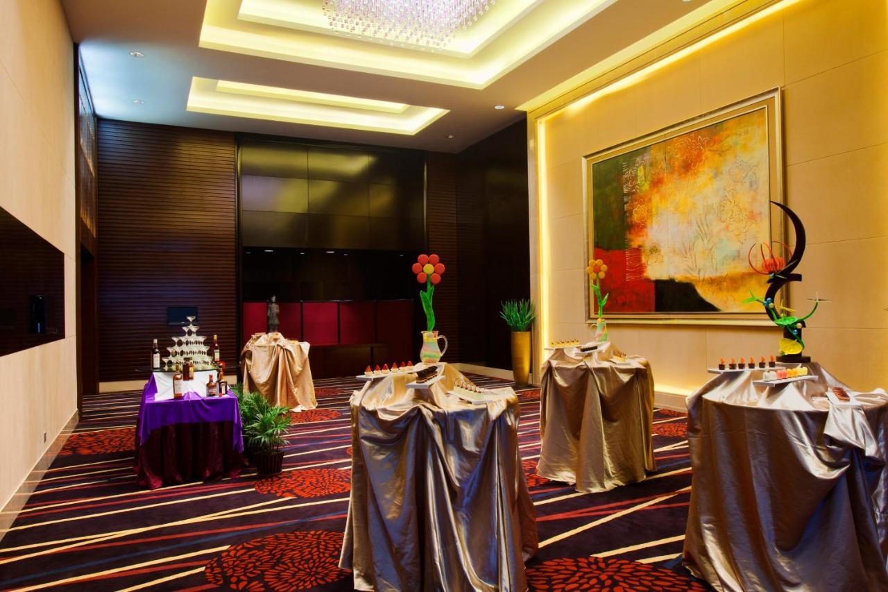 Holiday Inn Yinchuan International Trade Centre, An Ihg Hotel Exteriör bild