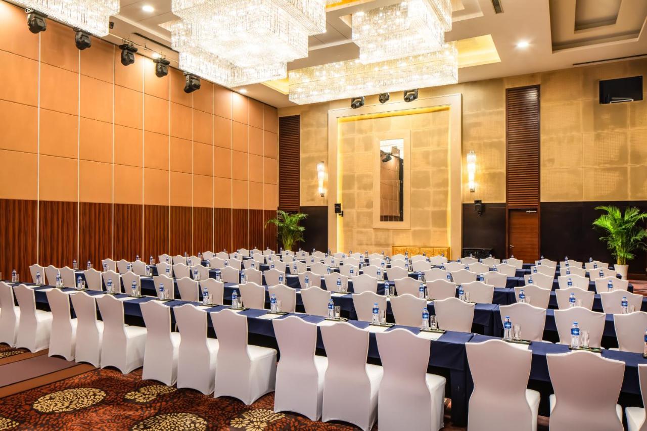 Holiday Inn Yinchuan International Trade Centre, An Ihg Hotel Exteriör bild